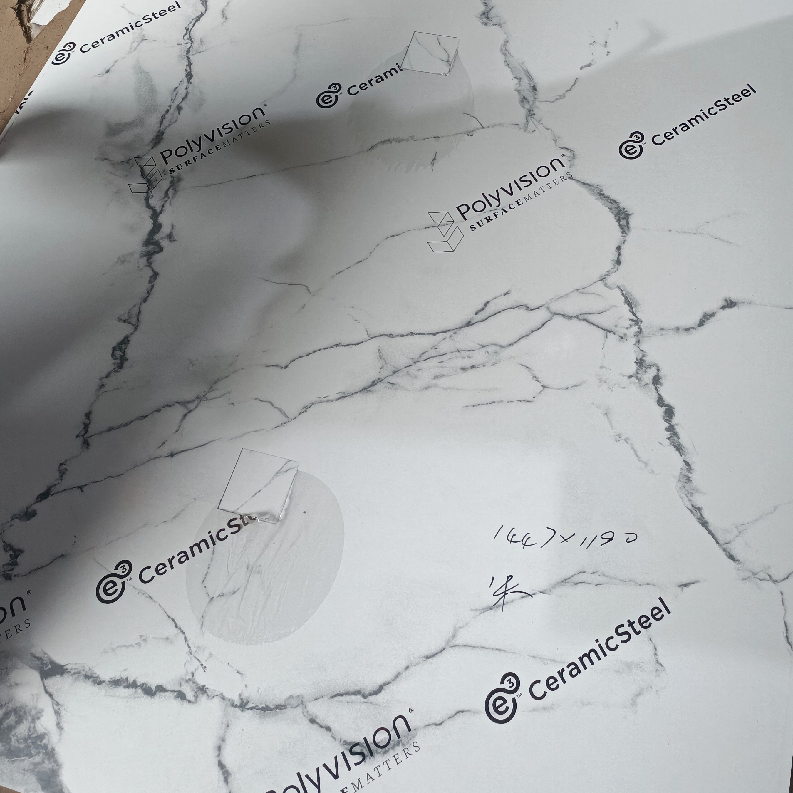 Polyvison 大理石紋 琺瑯板 Enamel Panel 磁吸板 Magnetic Panel 易清潔 Easy to Clean 防污 Stain-resistant 塗鴉板 Graffiti Board